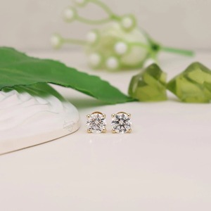 Boucles d'oreilles clous en diamant rond de laboratoire 2 carats_ Or jaune 14 carats - Product Image 2