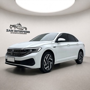 Volkswagen Berline 280TSI Essence 5 Places Phares LED Pneus R17 Climatisation Automatique Écran Tactile Volant à Gauche TPMS - Product Image 1