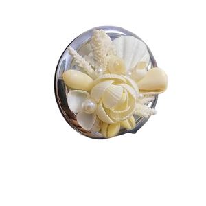 Pequeñas conchas naturales para proyectos de bricolaje, relleno de base de pendientes y tarjetas temáticas oceánicas de Vietnam - Product Image 1