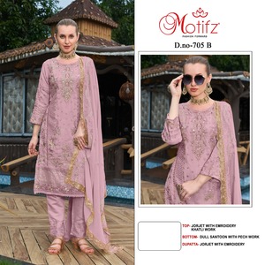 Georgette Shalwar Kameez de qualité supérieure avec broderie exquise, travail de patch et Dupatta brodé Élevez votre look ethnique! - Product Image 4