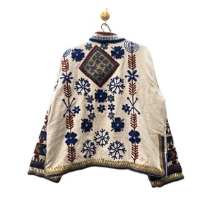 Indien le plus tendance à la main Suzani broderie velours veste d'hiver femmes court Suzani veste style bohème veste légère - Product Image 6