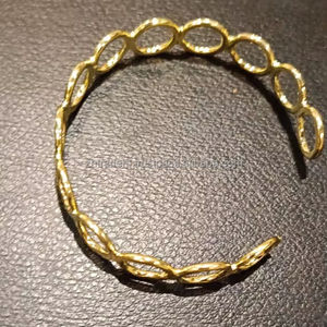 Brazalete de latón ajustable Golden Mirage, pulsera abierta hecha a mano de primera calidad para mujer elegante, colección de joyas - Product Image 1