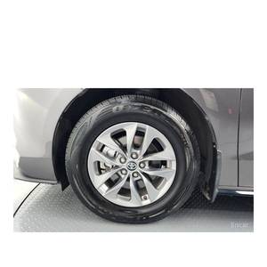 Toyota Sienna 2.5 Híbrida AWD de abril de 2023 con Asientos de Cuero, Cámara Trasera, 73,551 km, Volante a la Izquierda - Product Image 5