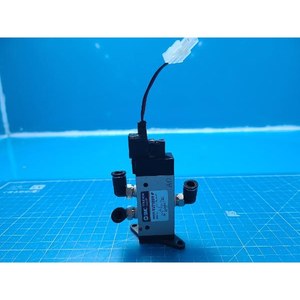 Válvula Solenoide SMC VJ7123Y-F de 5 Puertos, Usada, Piezas de Equipos Legacy Semiconductor - Product Image 4