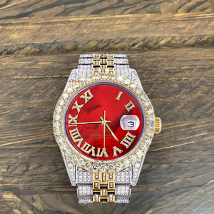 Montre à cadran en nacre et diamants - Édition cadran rouge, montre en moissanite faite à la main sur mesure avec bracelet en acier inoxydable bicolore - Product Image 1