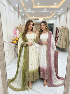 Robe Anarkali en Georgette à imprimé ton sur ton, brodée de paillettes de 5 mm, avec pantalon en micro-soie, dupatta et latkan, ensemble prêt-à-porter UW 817 - Product Image 1