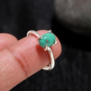 Anillo Fino de Plata de Ley 925 Hecho a Mano por Diseñador, Turquesa Mohave Natural, Corte Ovalado, Engaste en Bisel, Estilo Bohemio de Alta Calidad - Product Image 1