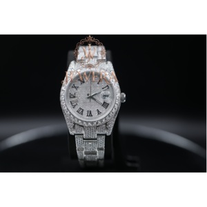 Reloj de Lujo de Acero Inoxidable con Diamantes de Moissanita en Oferta, Ideal para Eventos Formales, Uso Profesional y Regalos Premium - Product Image 1