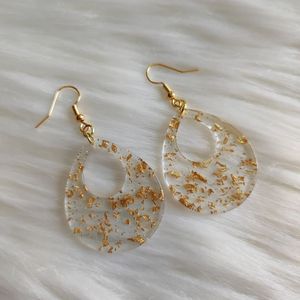 Boucles d'oreilles classiques en résine à clipser pour femmes, motif personnalisé pour les occasions de fête - Product Image 5