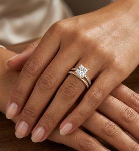 Anillo de Compromiso de Oro Amarillo de 10K/14K con Diamante Cultivado en Laboratorio, Anillo de Boda Apilable, Conjunto de Anillos a Juego para Novia - Product Image 4