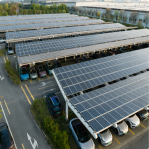 Terminal de Carga Solar para Vehículos Eléctricos con Estructura de Acero de Grado Industrial, 50 Paneles de 650W para Estacionamiento en Zona Libre - Product Image 1