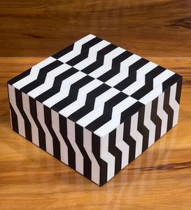 Caja Decorativa India Artesanal con Incrustaciones de Hueso y Resina, Diseño Safari - Product Image 6