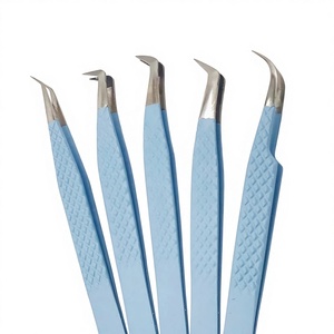 แหนบต่อขนตา RMI คุณภาพสูง ผลิตจากสแตนเลสสตีล ป้องกันไฟฟ้าสถิตย์ ขนาด 11 ซม. สีฟ้า ด้ามจับเพชร ปลายสีเงิน - Product Image 1