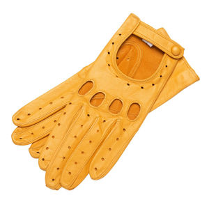 Gants de conduite en cuir véritable à doigts entiers, respirants, perforés, design classique, couleur beige - Product Image 4