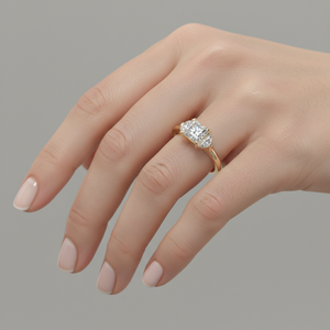 Anillo de Compromiso de Oro de 14K con Diamante Cultivado en Laboratorio, Corte Radiante, Diamante Central, Piedras Laterales de Media Luna, Tres Piedras, Certificado - Product Image 5