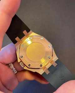 Reloj de Lujo de Moda con Correa de Goma y Diamantes de Moissanita VVS Baguette de 41MM, Calidad Premium, Precio Increíble - Product Image 3