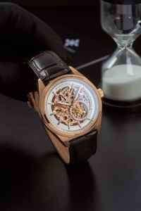 นาฬิกาข้อมือผู้ชาย รุ่น Round Alexander Ferros 9262R-02 สายสแตนเลส ตัวเรือนสแตนเลส หน้าปัดแซฟไฟร์ กันน้ำ ระบบจักรกล ออโตเมติก แฟชั่น อนาล็อก - Product Image 2