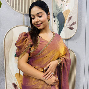 Robe de soirée de luxe en soie pour mariage et événements - Product Image 1