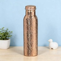 Botellas de Agua de Cobre Disponibles en Diferentes Estilos con Empaque Premium, Mayorista de la Mejor Calidad de la India