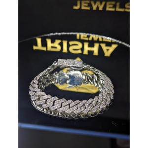 Bracelet cubain en argent sterling 925 avec diamants moissanite VVS, style luxe hip-hop, bijoux brillants pour hommes par Trisha Jewels - Product Image 1