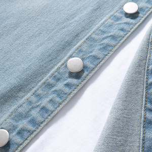 Chemise en jean oversize pour homme, style streetwear rétro vintage, col rabattu, personnalisable avec logo, fournisseur en gros de vêtements en jean - Product Image 4