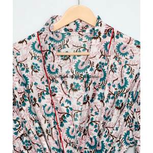 Bata unisex acolchada de algodón puro, reversible, larga, estilo kimono, para otoño e invierno, estilo bohemio indio, con estampado floral a mano. - Product Image 5