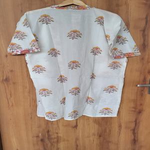 Kimono de Algodón Azul con Diseño Floral Antiguo, Tallas Grandes, Estampado Floral a Mano, Ropa de Estar por Casa, Disponible a Precio de Mayoreo - Product Image 4