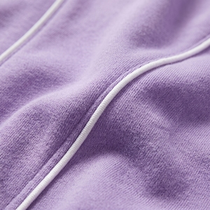Ensemble de survêtement violet lavande pour homme avec détails de passepoil blanc et veste zippée oversize pour un style streetwear décontracté moderne - Product Image 6