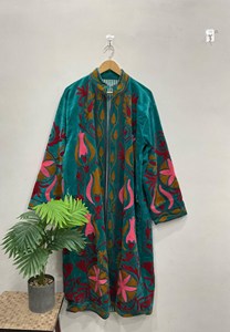 Chaqueta Larga de Terciopelo Turquesa Vintage con Bordado Floral Hecho a Mano, Cuello Alto, Manga Larga, Ropa de Abrigo para Otoño - Product Image 3