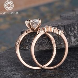 Bague de fiançailles en or rose et argent avec moissanite certifiée IGI, taille coussin, sertie de griffes, bande pavée, pour femme, romantique - Product Image 3