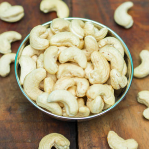 เม็ดมะม่วงหิมพานต์อบเกลือพรีเมียมจากเวียดนาม W320 พร้อมเปลือก  รับผลิตแบบ OEM ODM เกรดส่งออก บรรจุภัณฑ์สุญญากาศแบบขายส่งสำหรับส่งออก - Product Image 4