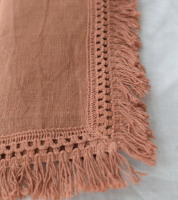 Serviette de table en lin avec bordure à franges faite à la main, style rustique bohème, linge de table tendance, réutilisable, écologique, serviette de table de luxe