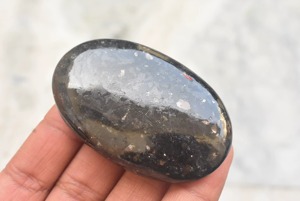 Pierre de Nuummite en Gros, Tour de Nuummite en Cristal Naturel d'Inde, Cristal Fait Main - Product Image 1