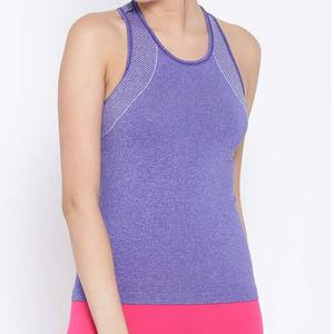 Camiseta sin mangas de punto morada para mujer, cuello redondo, transpirable, deportiva, sin mangas, longitud regular, color sólido, tela de poliéster y spandex - Product Image 1
