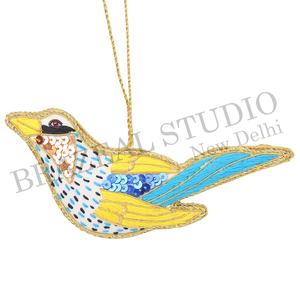 Adornos Navideños Personalizados Bordados en Terciopelo Satinado Ecológico Hechos a Mano por Brazeal Studio, con Hilos Dorados, Diseño de Pájaro - Product Image 1