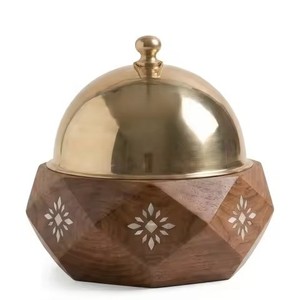 Olla caliente de madera con diseño floral ondulado y nácar, ideal para calentar comida árabe en banquetes de Ramadán y catering. - Product Image 4