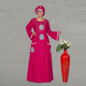 Caftán de Rayón Bordado con Detalles Intrincados en el Pecho, Motivos Decorativos en la Parte Delantera, Mangas Acampanadas, Bolsillos Laterales, Vestido para Eid, Ramadán o Uso Diario - Product Image 4