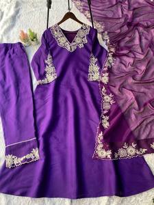 Conjunto de Tres Piezas de Ropa Étnica Festiva para Mujer, Top de Seda Romana Bordado, Pantalón y Dupatta de Organza Suave, Tallas M a XXL - Product Image 6