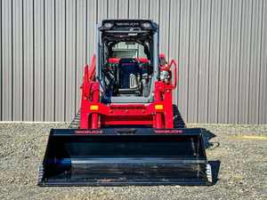 Chargeuse compacte sur chenilles Takeuchi TL12V2 d'occasion, diesel haute performance, rouge et blanche, pour la construction - Product Image 5