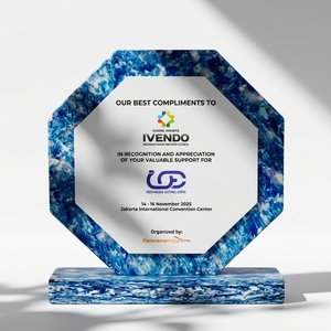แผ่นคริสตัลรูปหกเหลี่ยมแบบกำหนดเอง สลักเลเซอร์แบรนด์ตามสั่ง พิมพ์ UV ผิวขัดเงา รางวัลเพื่อการรับรอง ของที่ระลึกส่งเสริมการขาย - Product Image 1