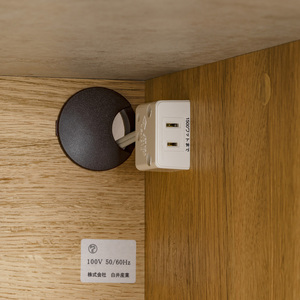 Meuble de salon moderne en bois avec 4 tiroirs et 1 étagère, meuble de rangement minimaliste, porte à panneau plat, meubles pour la maison - Product Image 4
