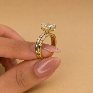 Ensemble de mariage en diamant ovale 4,50 TCW, coupe E-VVS2, certifié IGI, bague de fiançailles et alliance en or jaune 14 carats pour les occasions de fête - Product Image 5