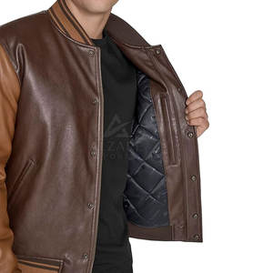 Chaqueta Varsity de Cuero de Alta Gama con Forro Aislante Cálido y Diseño Clásico con Botones en la Parte Delantera - Product Image 6