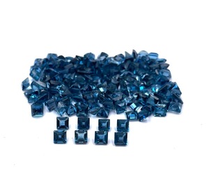 Topaze bleue de Londres naturelle, taille carrée, pierres précieuses en vrac de 4 mm, topaze bleue facettée, vente en gros pour la fabrication de bijoux, approvisionnement en Inde - Product Image 1