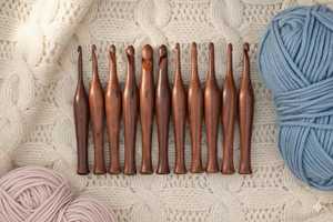 เข็มโครเชต์ไม้และเรซิ่นทำมือ ทนทาน สีพื้น สำหรับงานถัก DIY งานฝีมือ งานศิลปะ ของสะสม งานหัตถกรรมพื้นบ้าน ของตกแต่ง - Product Image 3