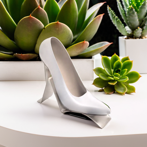 Présentoir portable écologique en acier inoxydable brossé pour chaussures à talons hauts - Product Image 4