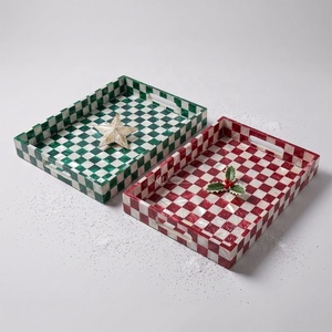 Ensemble de plateaux de service à carreaux avec poignées, finition bleu et blanc nacre polie, usage résidentiel - Product Image 5
