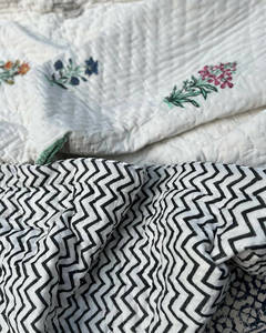 Stylish Luxurious Ultra Soft Printed Western <b>Comforter</b> <b>Set</b> Winter Season Breathable Eco-friendly 100% Organic Cotton Quilt - Product Image 4