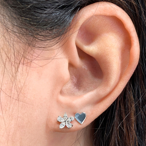 Boucles d'oreilles Fleurette avec diamants de laboratoire de forme poire et marquise - Product Image 3