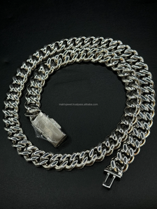 Cadena cubana de forma redonda de aspecto Premium con combinación de diamante redondo y moissanita Baguette elegante hecha de plata 925 - Product Image 4